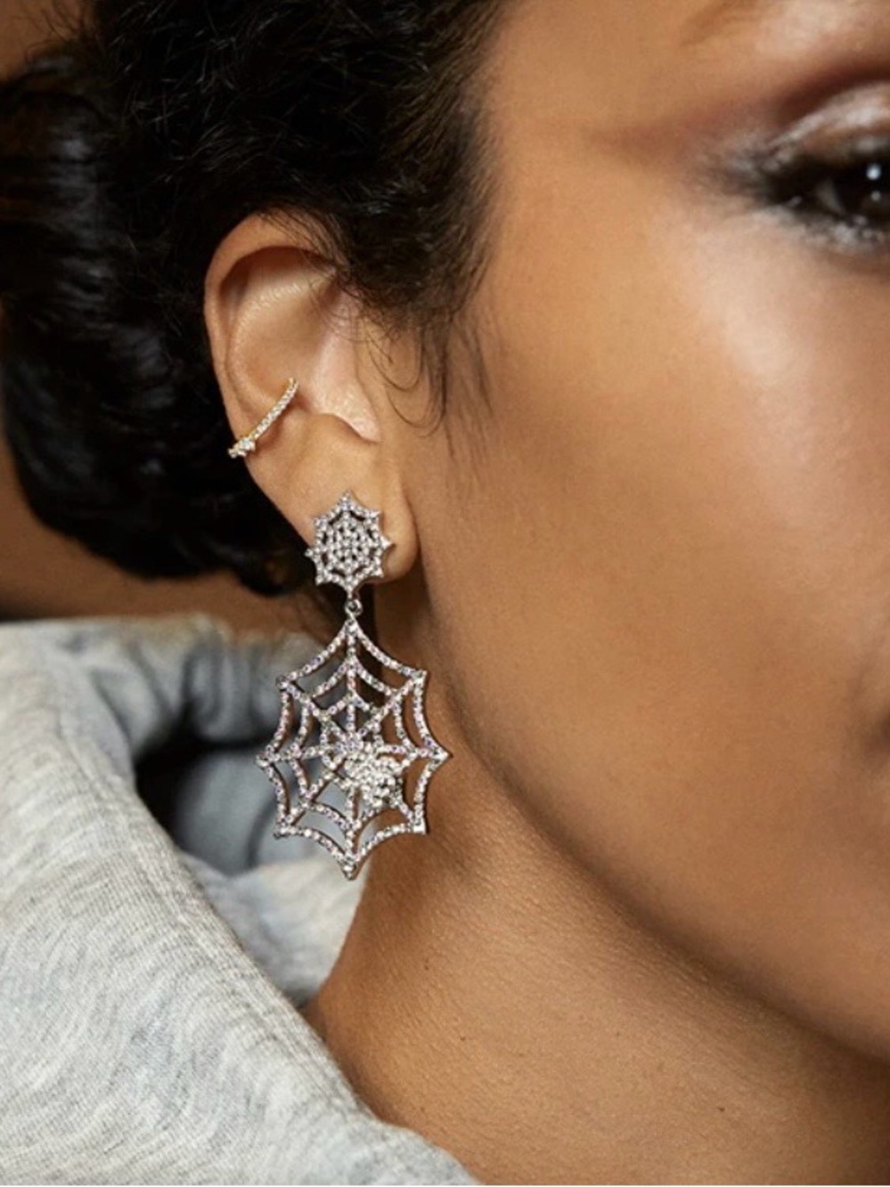 🆕 BaubleBar Creepy Crawly Earrings in Silver. NWT